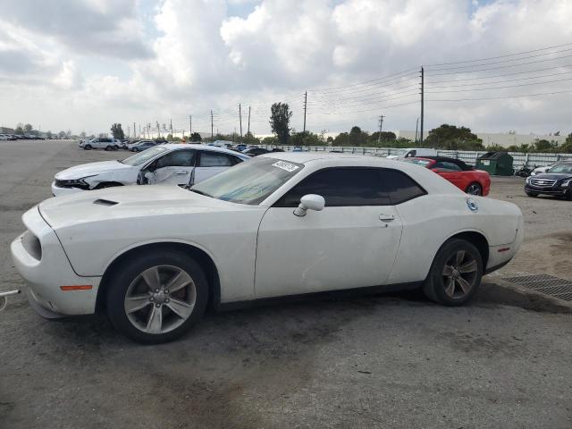 2C3CDZAG0GH183962 - 2016 DODGE CHALLENGER SXT WHITE photo 1