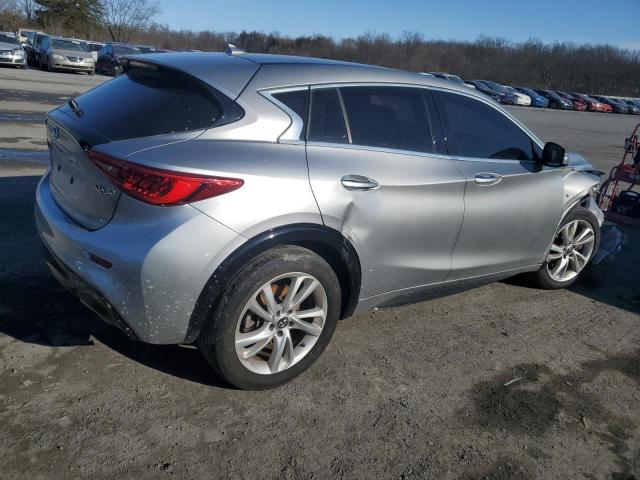 SJKCH5CP5HA036863 - 2017 INFINITI QX30 BASE GRAY photo 3