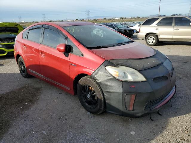 JTDKN3DU0D0352932 - 2013 TOYOTA PRIUS RED photo 4