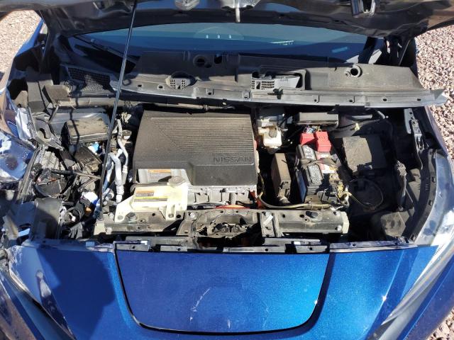 1N4AZ1CP6JC303749 - 2018 NISSAN LEAF S BLUE photo 11