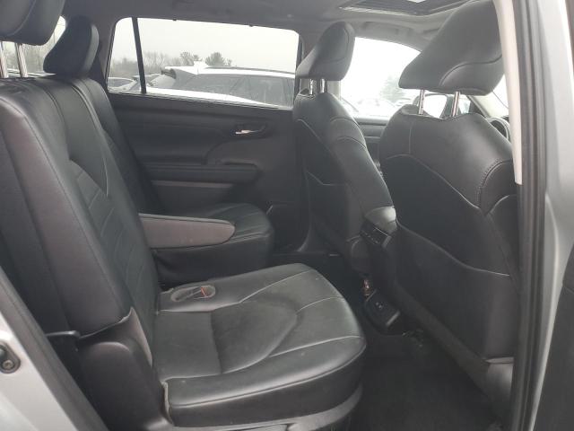 5TDGZRBH3MS065987 - 2021 TOYOTA HIGHLANDER XLE GRAY photo 11