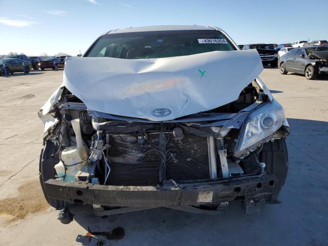 5TDYK3DC6FS669785 - 2015 TOYOTA SIENNA XLE WHITE photo 5