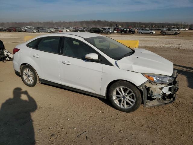 1FADP3F25GL386288 - 2016 FORD FOCUS SE WHITE photo 4