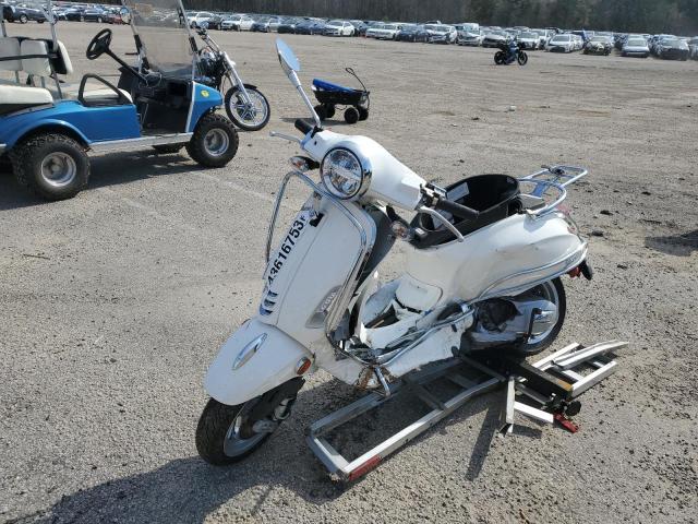 ZAPM818G4M5904071 - 2021 PIAGGIO MOTORCYCLE WHITE photo 2