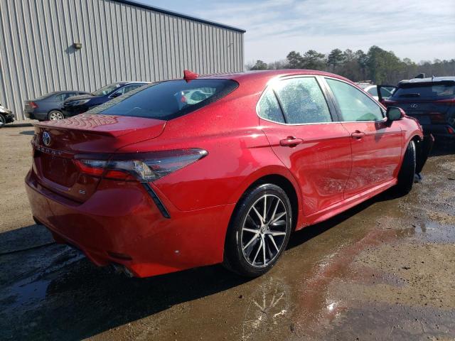 4T1G11AK7NU008965 - 2022 TOYOTA CAMRY SE RED photo 3