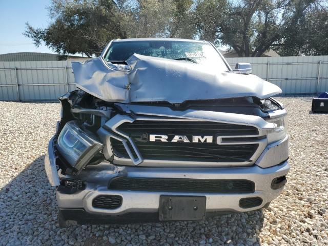 1C6RREJMXNN187180 - 2022 RAM 1500 LARAMIE SILVER photo 5