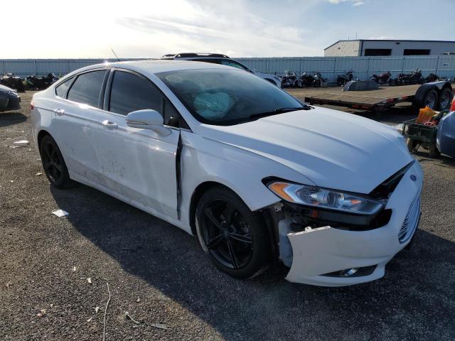 3FA6P0H7XGR149460 - 2016 FORD FUSION SE WHITE photo 4