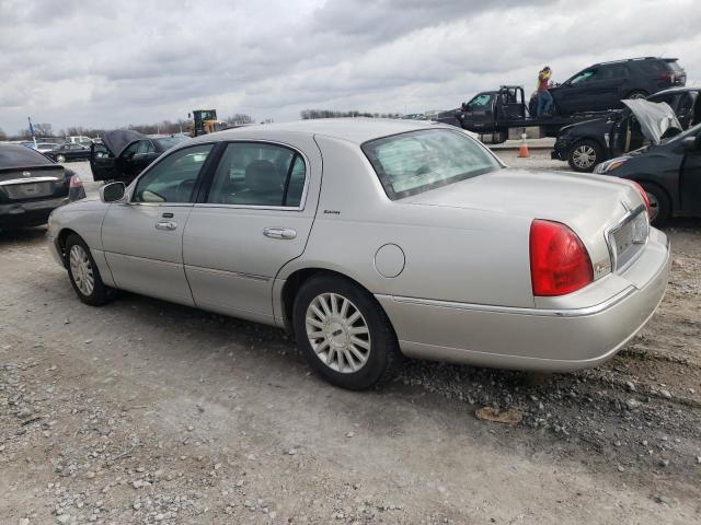 1LNHM81W33Y690840 - 2003 LINCOLN TOWN CAR EXECUTIVE SILVER photo 2