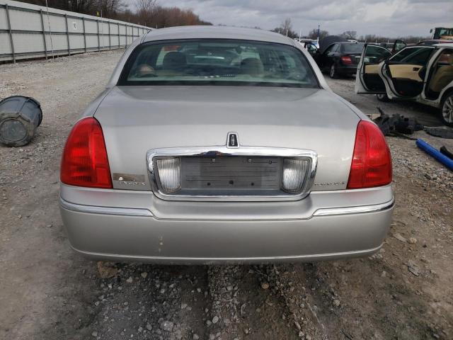1LNHM81W33Y690840 - 2003 LINCOLN TOWN CAR EXECUTIVE SILVER photo 6