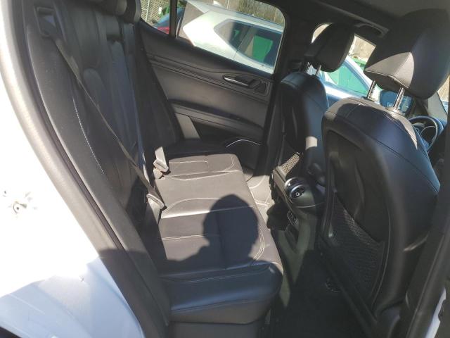 ZASPAKBN2P7D50836 - 2023 ALFA ROMEO STELVIO TI WHITE photo 11