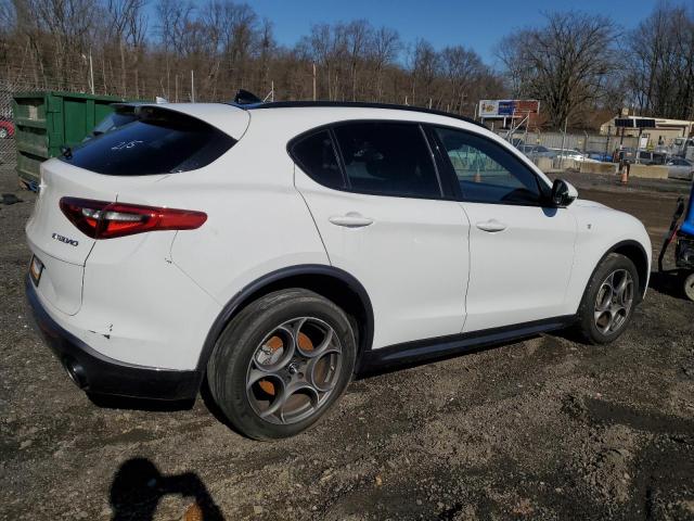 ZASPAKBN2P7D50836 - 2023 ALFA ROMEO STELVIO TI WHITE photo 3