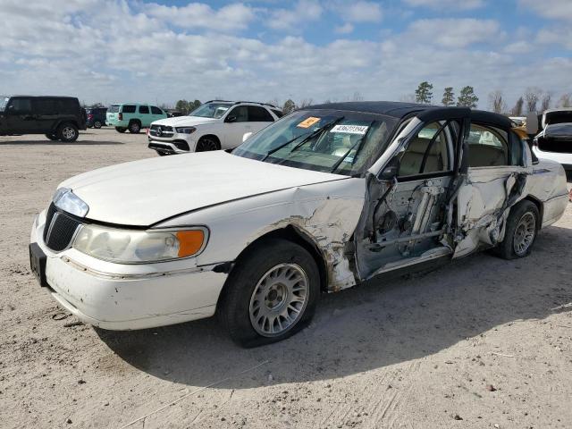 1LNHM83W82Y603820 - 2002 LINCOLN TOWN CARTIER WHITE photo 1