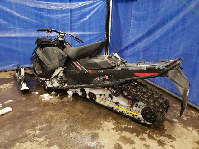 2BPSUWHM1HV000136 - 2017 SKI DOO RENEGADE BLACK photo 3