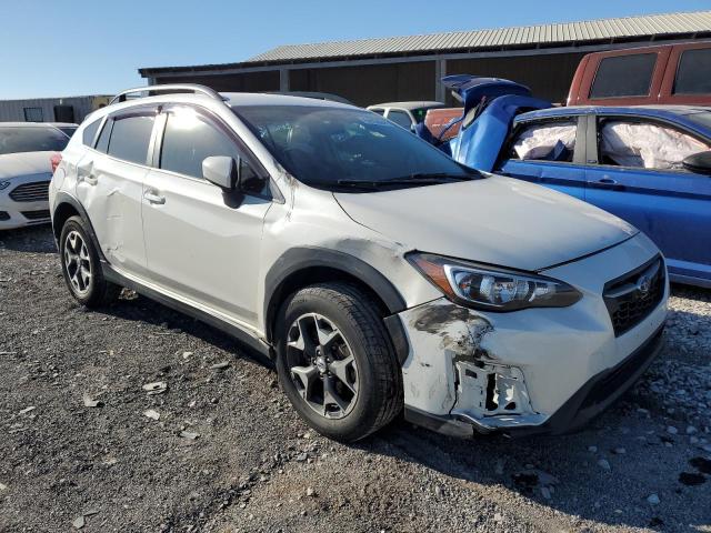 JF2GTADC9JH318025 - 2018 SUBARU CROSSTREK PREMIUM WHITE photo 4