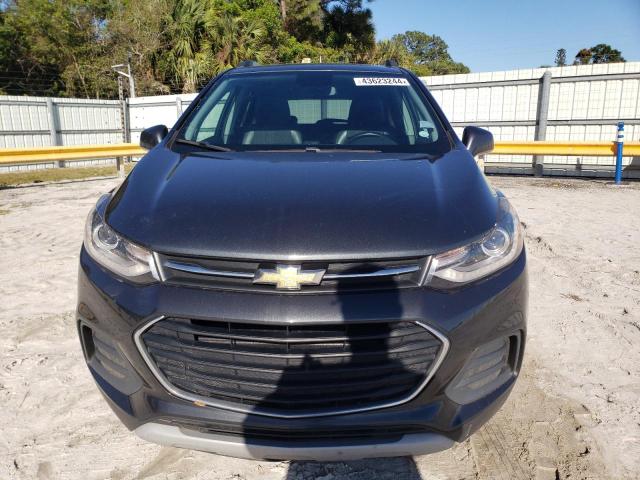 KL7CJLSB3JB677668 - 2018 CHEVROLET TRAX 1LT GRAY photo 5