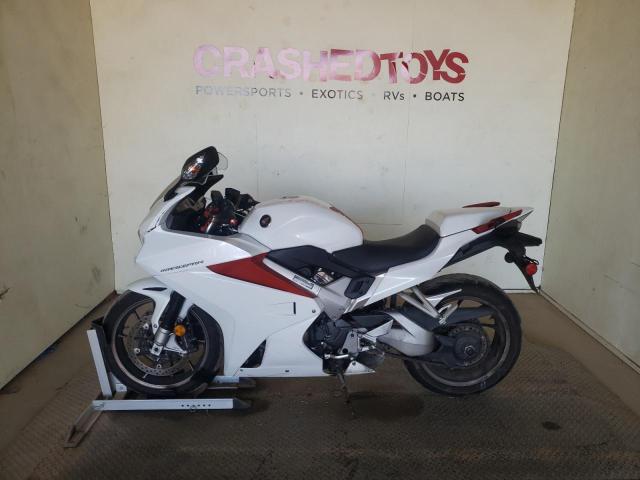 JH2RC7913EK000354 - 2014 HONDA VFR800 F WHITE photo 3