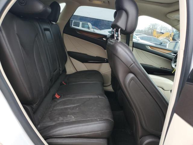 5LMCJ3D92GUJ02853 - 2016 LINCOLN MKC RESERVE WHITE photo 10
