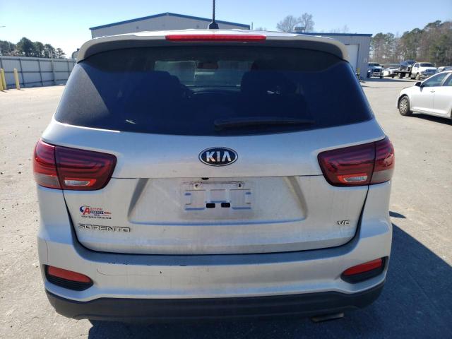 5XYPGDA53KG572611 - 2019 KIA SORENTO LX SILVER photo 6