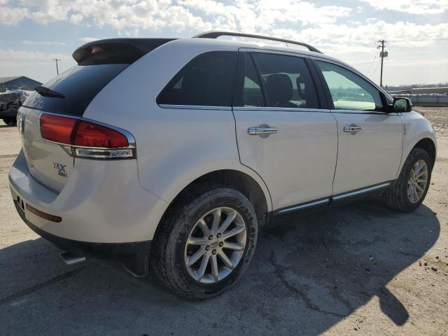 2LMDJ8JK7FBL34899 - 2015 LINCOLN MKX WHITE photo 3