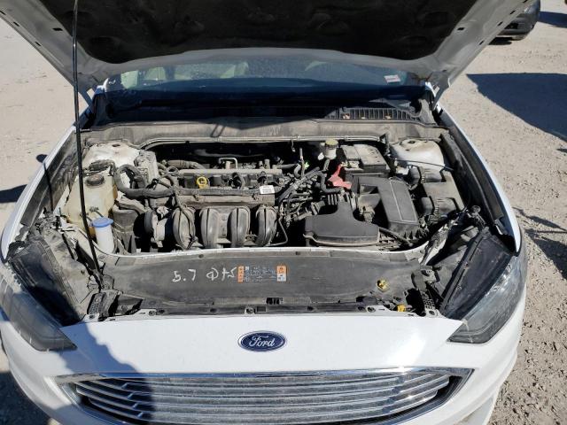 3FA6P0H79HR417061 - 2017 FORD FUSION SE WHITE photo 11