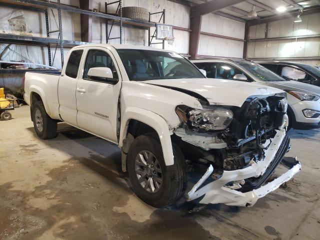 5TFSZ5AN3HX062372 - 2017 TOYOTA TACOMA ACCESS CAB WHITE photo 4