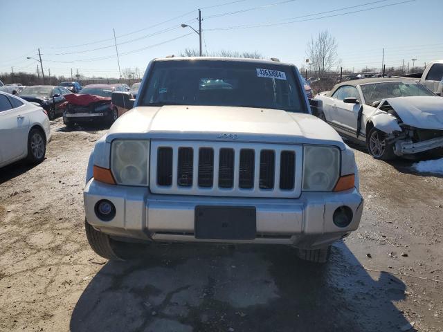 1J8HG48K96C239087 - 2006 JEEP COMMANDER SILVER photo 5