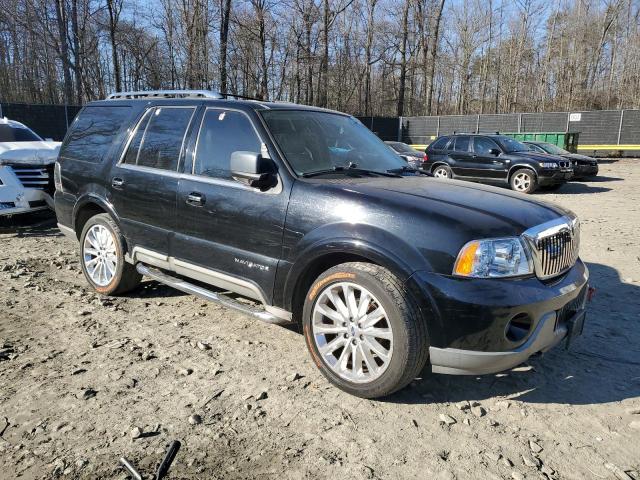 5LMFU28R34LJ35239 - 2004 LINCOLN NAVIGATOR შავი ფოტო 4