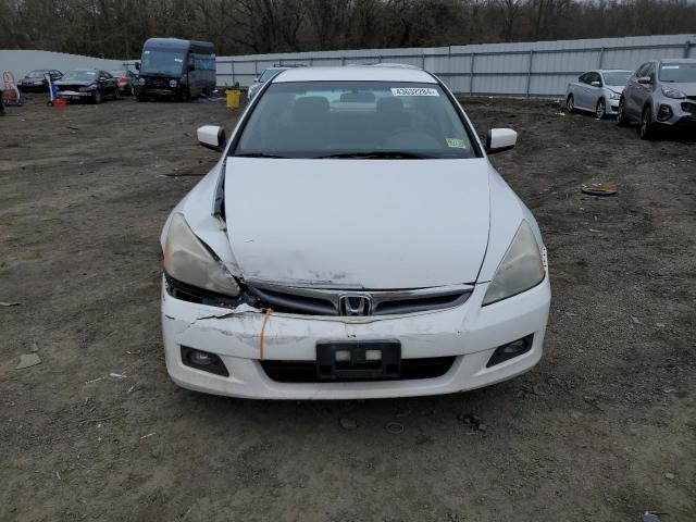 1HGCM564X7A214556 - 2007 HONDA ACCORD LX WHITE photo 5