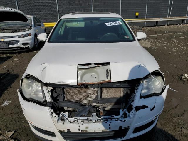 WVWJK9AN2AE096974 - 2010 VOLKSWAGEN PASSAT KOMFORT WHITE photo 5