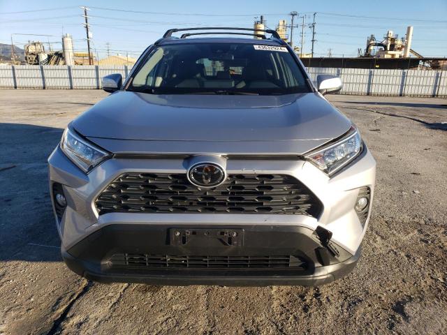 JTMC1RFV3KD011569 - 2019 TOYOTA RAV4 XLE PREMIUM SILVER photo 5