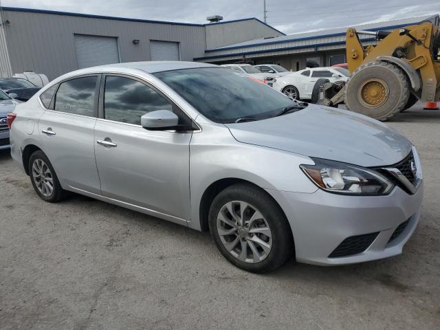 3N1AB7AP2JL618771 - 2018 NISSAN SENTRA S SILVER photo 4