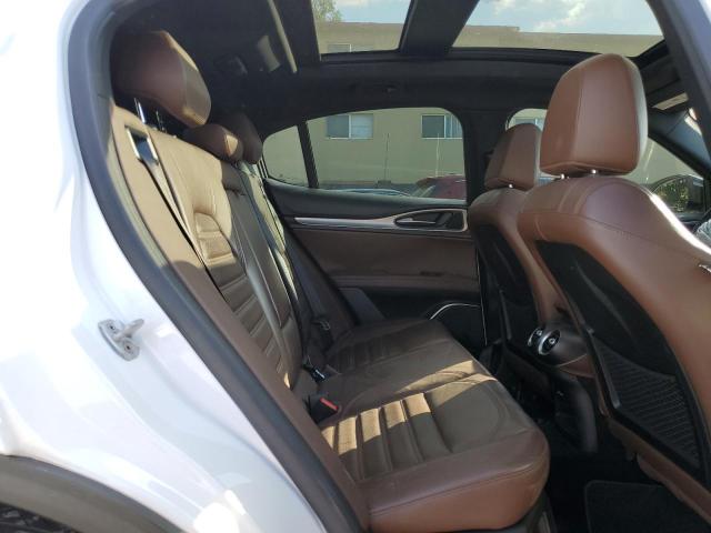 ZASPAKBN4K7C50293 - 2019 ALFA ROMEO STELVIO TI WHITE photo 10