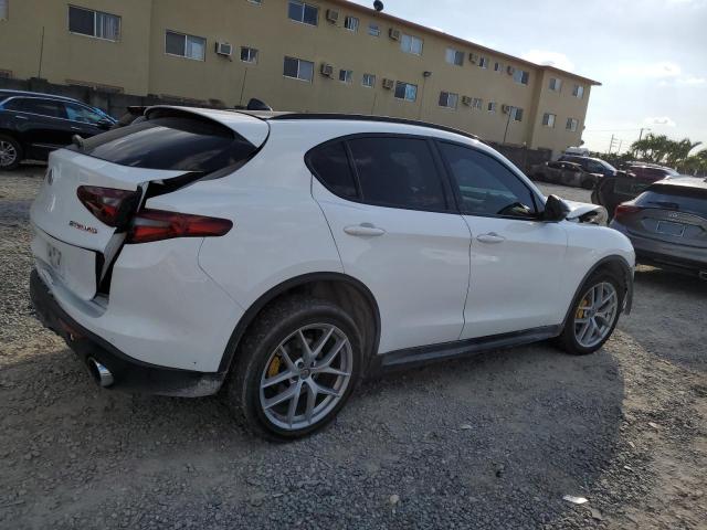 ZASPAKBN4K7C50293 - 2019 ALFA ROMEO STELVIO TI WHITE photo 3