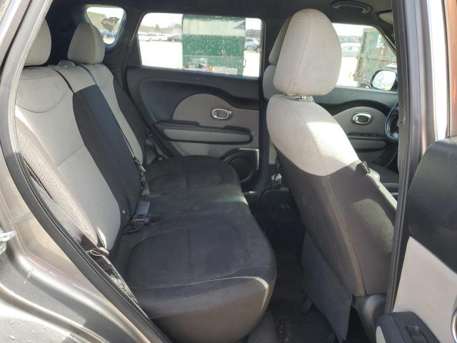 KNDJN2A27G7308642 - 2016 KIA SOUL SILVER photo 10