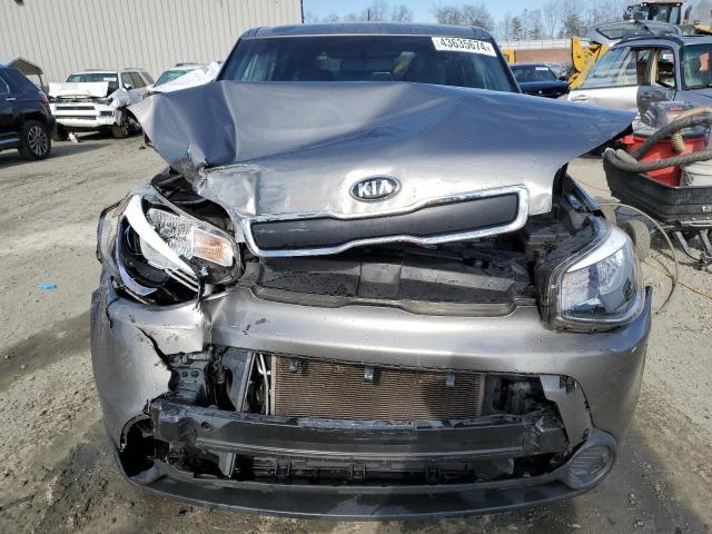 KNDJN2A27G7308642 - 2016 KIA SOUL SILVER photo 5