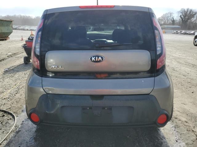 KNDJN2A27G7308642 - 2016 KIA SOUL SILVER photo 6