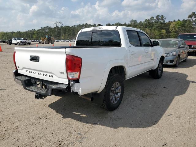 5TFAZ5CN6JX068584 - 2018 TOYOTA TACOMA DOUBLE CAB WHITE photo 3