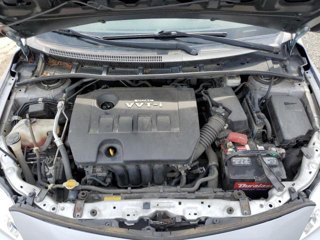 1NXBU4EE7AZ333052 - 2010 TOYOTA COROLLA BASE SILVER photo 11