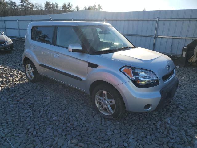 KNDJT2A20A7114922 - 2010 KIA SOUL + SILVER photo 4