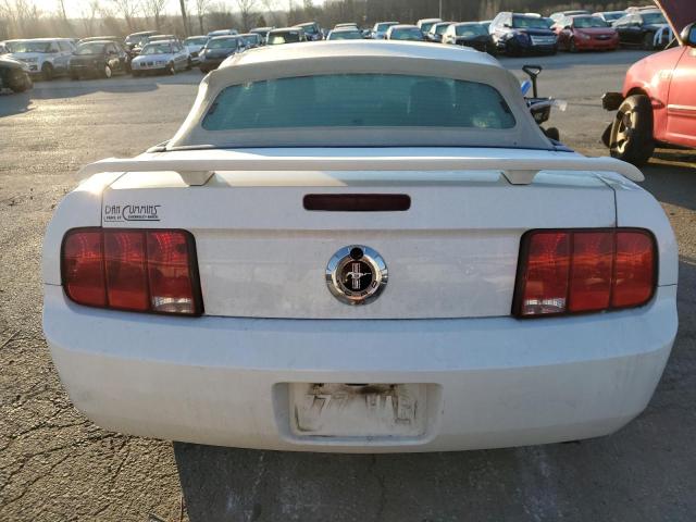 1ZVFT84N665202405 - 2006 FORD MUSTANG WHITE photo 6