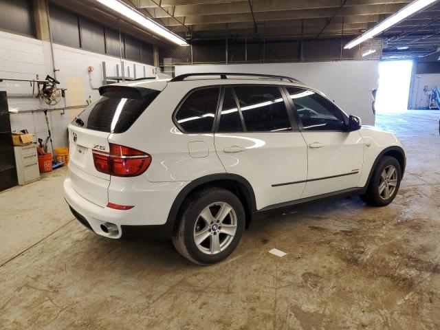 5UXZV4C58D0B01155 - 2013 BMW X5 XDRIVE35I WHITE photo 3