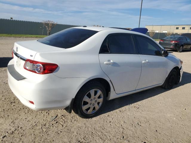 JTDBU4EE2B9137514 - 2011 TOYOTA COROLLA BASE WHITE photo 3