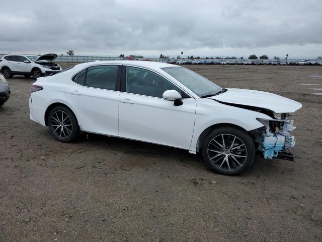 4T1G11AK3RU846318 - 2024 TOYOTA CAMRY SE NIGHT SHADE WHITE photo 4