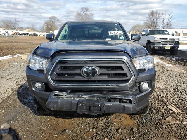 3TYCZ5AN4PT150411 - 2023 TOYOTA TACOMA DOUBLE CAB GRAY photo 5