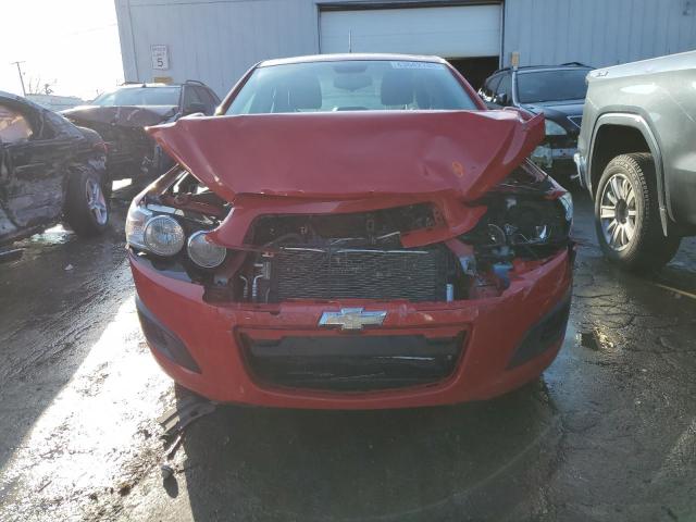 1G1JA5SH8D4106236 - 2013 CHEVROLET SONIC LS RED photo 5