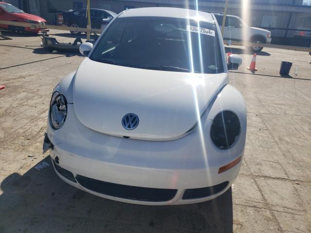 3VWPW3AG1AM008405 - 2010 VOLKSWAGEN NEW BEETLE WHITE photo 5