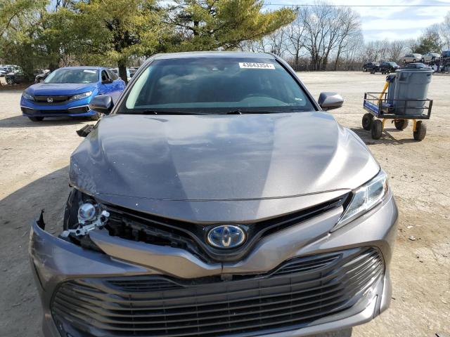 4T1B31HK9JU002069 - 2018 TOYOTA CAMRY LE SILVER photo 5