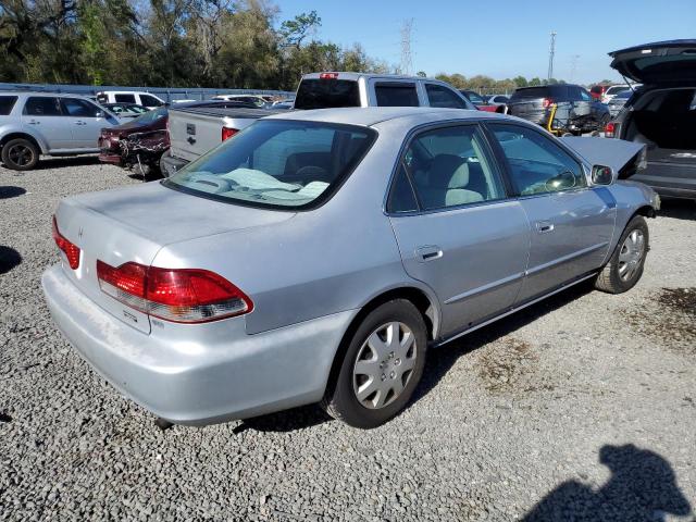 1HGCG16412A025058 - 2002 HONDA ACCORD LX SILVER photo 3