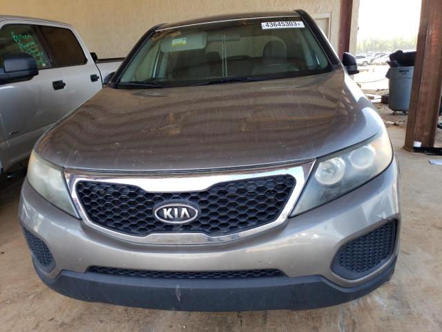 5XYKT3A15CG194645 - 2012 KIA SORENTO BASE GRAY photo 5