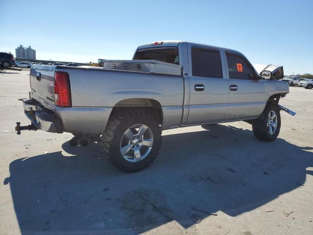 2GCEC13T251313491 - 2005 CHEVROLET SILVERADO C1500 SILVER photo 3